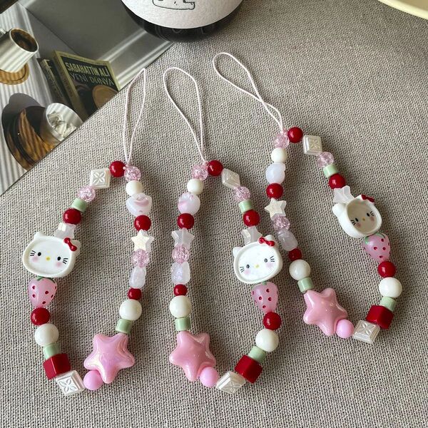 Y2k-Inspired Beaded "Hello Kitty"🍭🍭Phone charm.