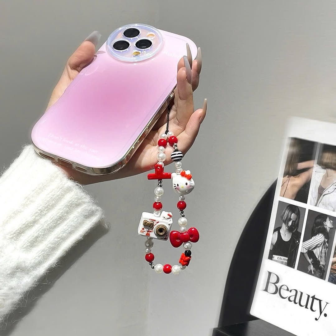 📸 Retro Kawaii: Hello Kitty Camera Phone Charm 🎀